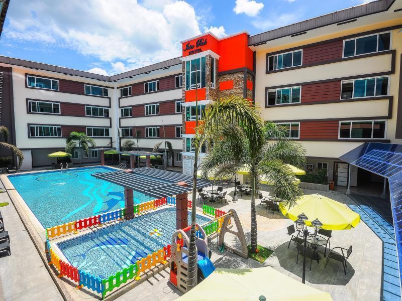 Interpark Hotel Subic Bay Esterno foto